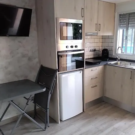Escapada De Ciudad Al Aire Libre Con Jardin Privado, Tranquilo Y Romantico * Calafell