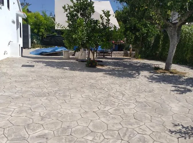 Escapada De Ciudad Al Aire Libre Con Jardin Privado, Tranquilo Y Romantico Calafell