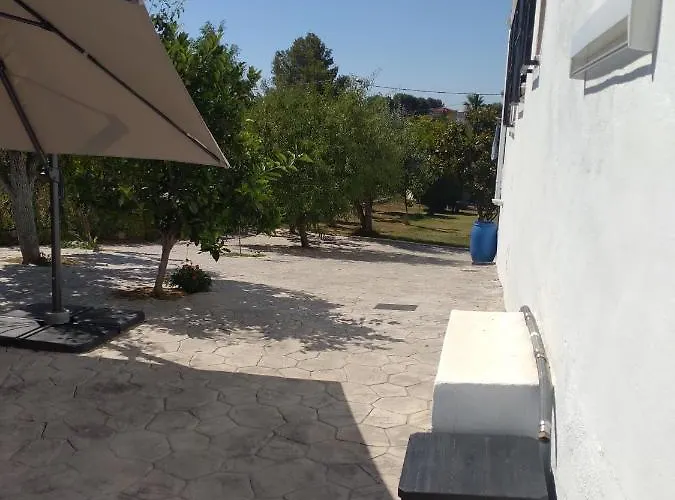 Escapada De Ciudad Al Aire Libre Con Jardin Privado, Tranquilo Y Romantico Calafell